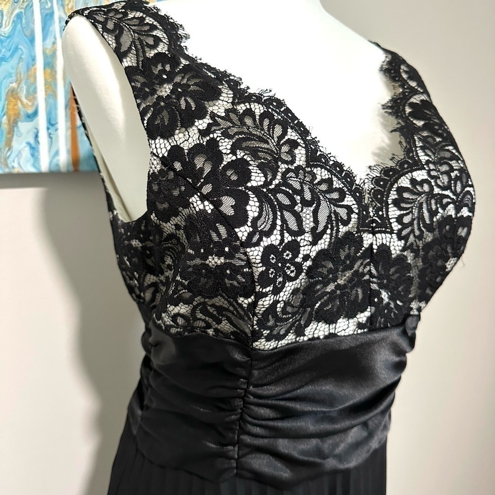 JS Boutique Dress Black Lace w Pleated Bottom Gorgeous Ruched Waist - Picture 5 of 12